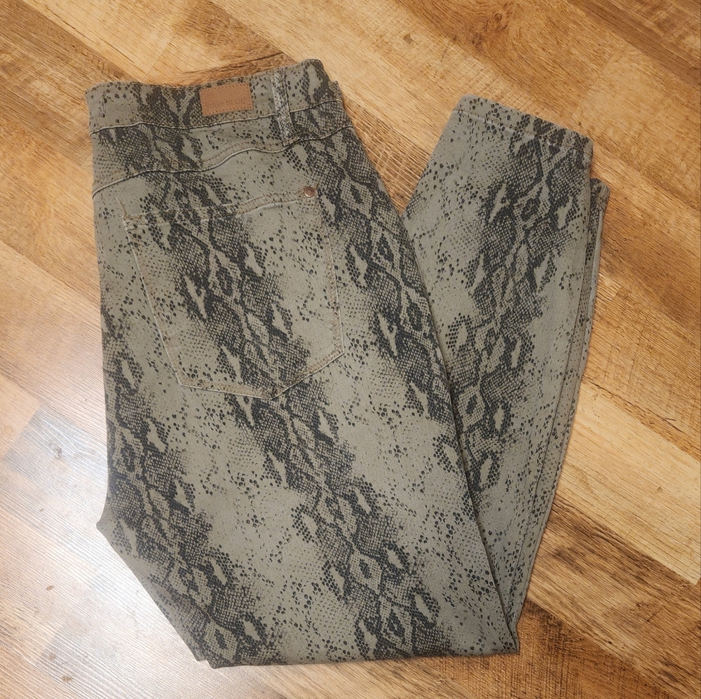 Judy Blue Multi Color Animal Print Skinny  Pant, size 14w